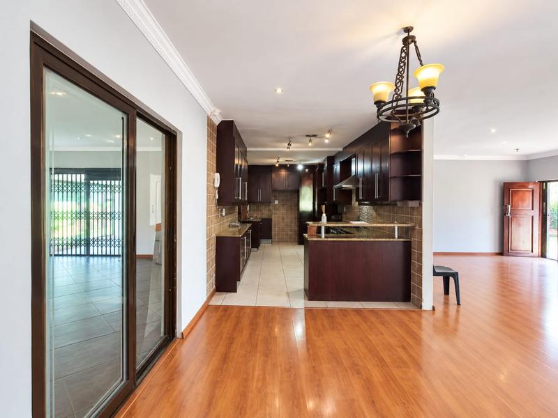 To Let 4 Bedroom Property for Rent in Southernwood Eastern Cape